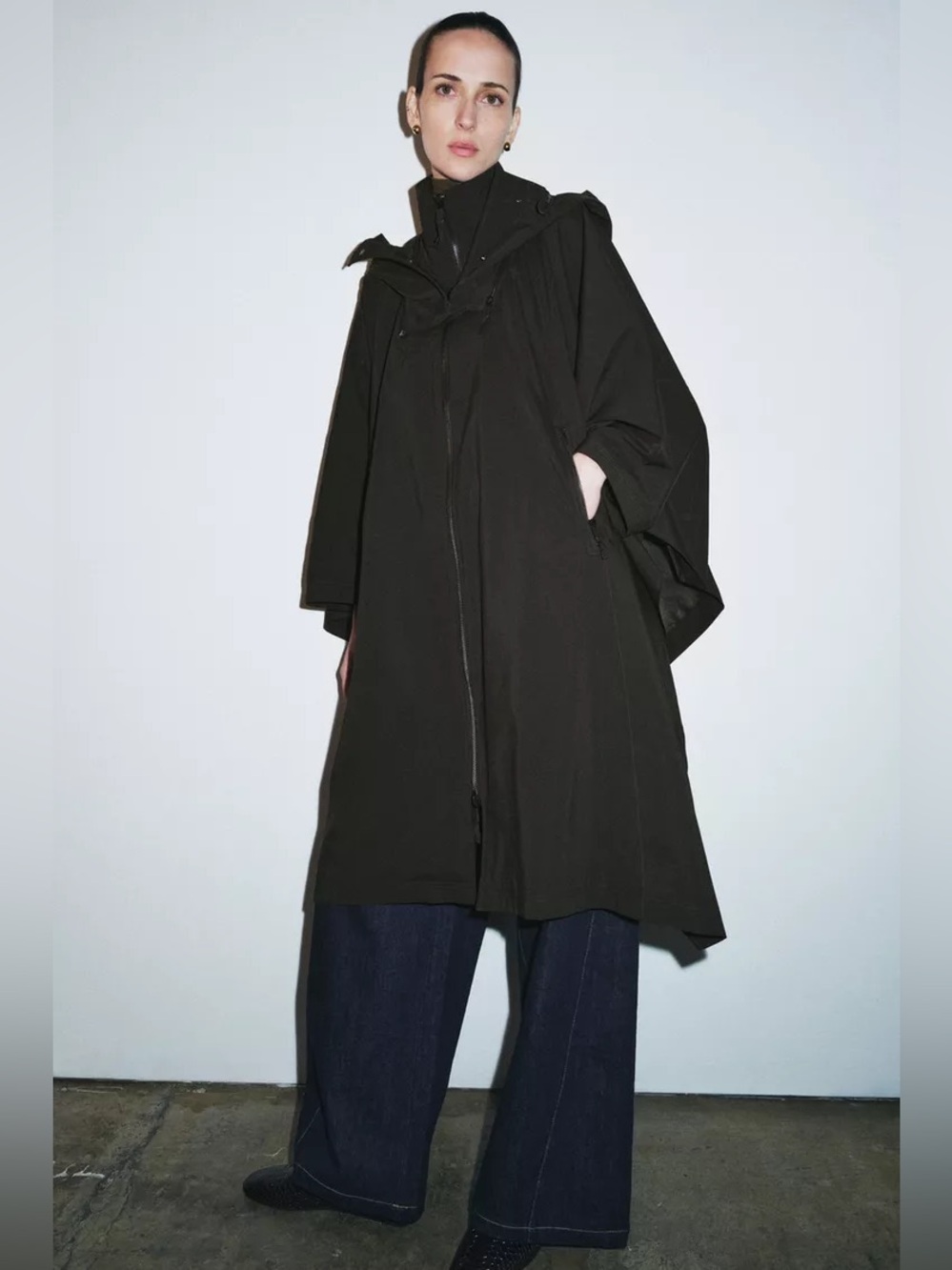 WATER REPELLENT CAPE TRENCH
COAT ZW COLLECTION LIMITED EDITION
MIDARK GREEN